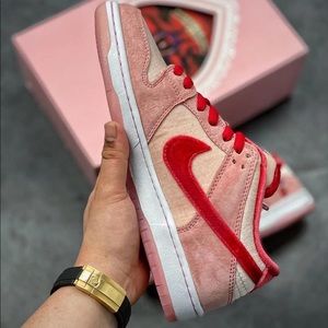 Nike SB Dunk Low Strangelove skateboards